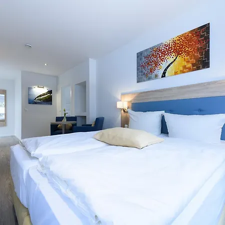 Hotel Boddenhus Garni-3